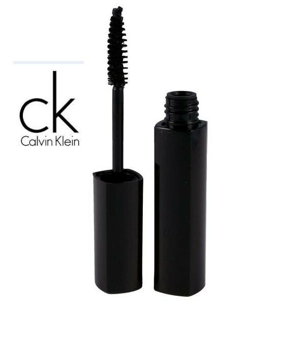 Calvin Klein Megavolume blakstienų tušas - Black